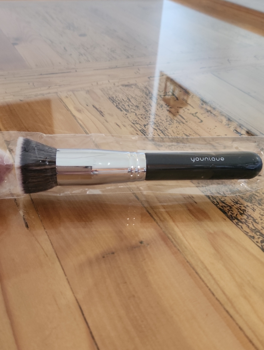 Younique  Kabuki Foundation Brush NEW Unused NICE!